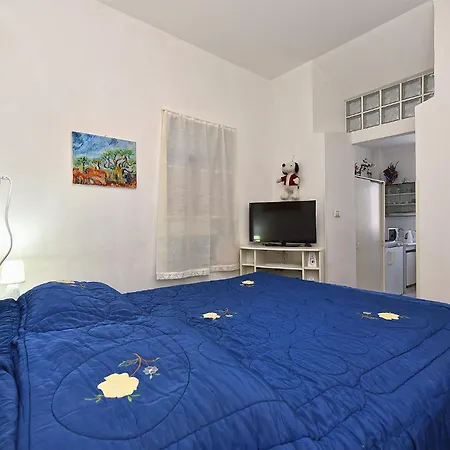 Smilja 2305 *